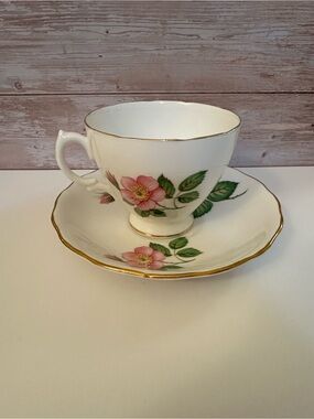 Royal Vale Bone China Made in England Cup and Saucer - in gold 6926